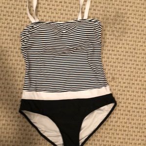 Venus Bandeau One-piece bathing suit